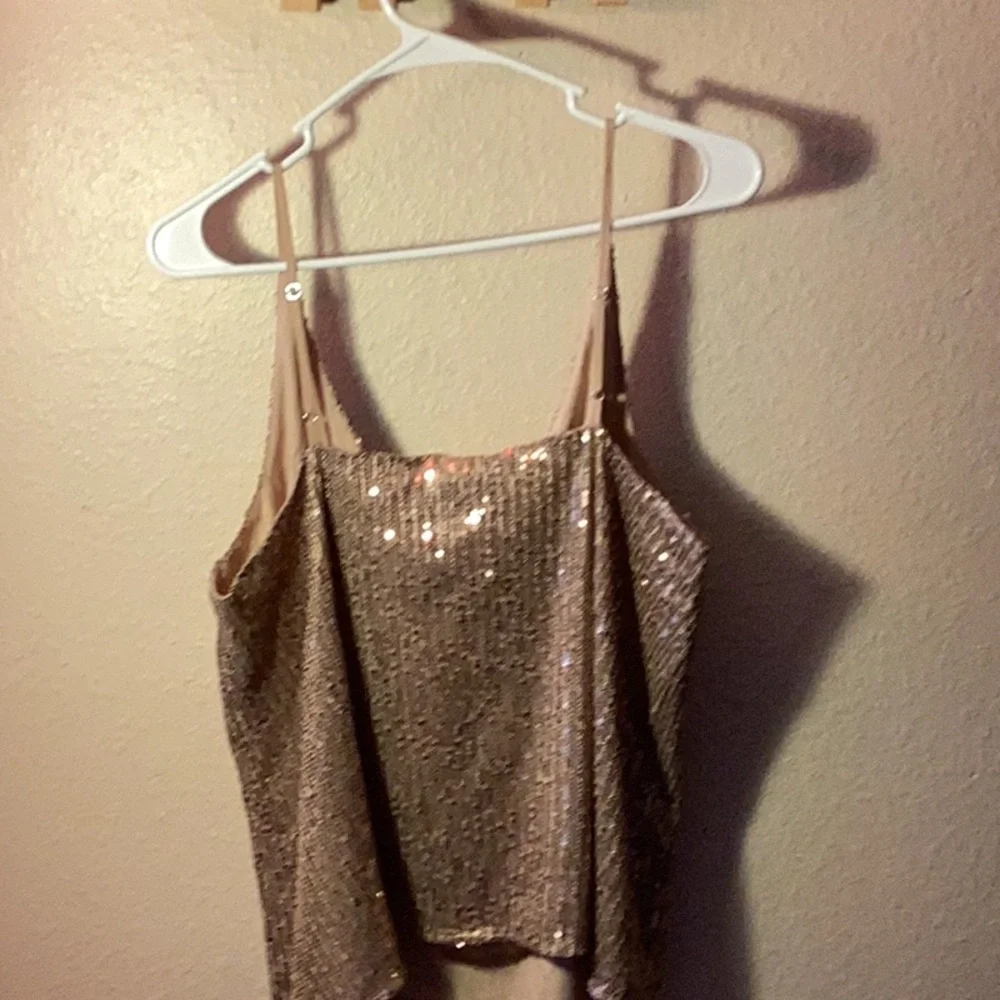 Banana Republic Gold Sequin Tank Top - Picture 4 of 5